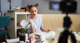 國貨美妝借IPO、直播破局