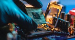 李書福開啟“去手機化”，魅族真的慌了