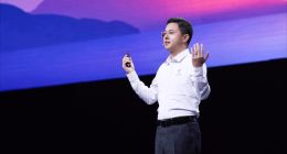 百度沈抖：應(yīng)用即系統(tǒng)，百度智能云系統(tǒng)級(jí)智能基礎(chǔ)設(shè)施，助力企業(yè)大模型高效落地