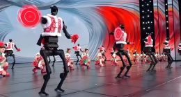 2025人形機(jī)器人元年：“狂歡”在客廳，而“財(cái)富”在車間丨智能硬件觀察